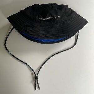 BANDIT RUNNING BUCKET HAT